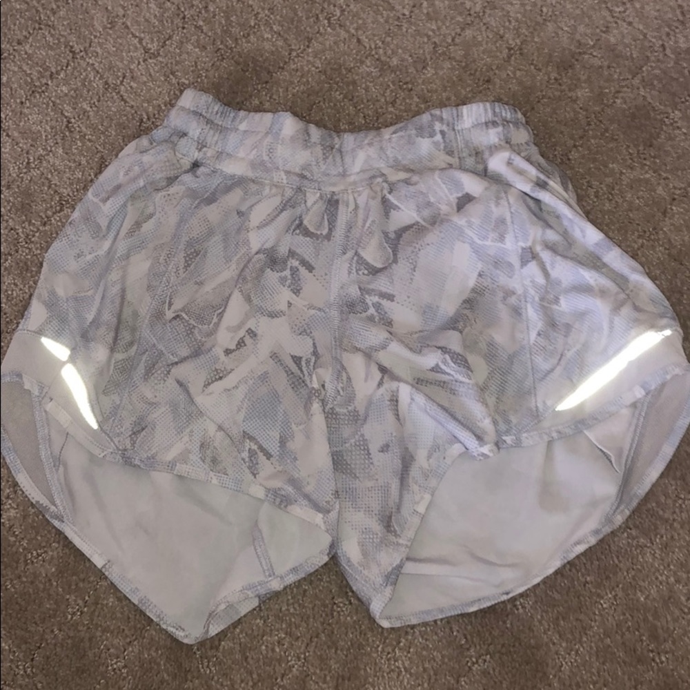 LULU LEMON SHORTS!!!